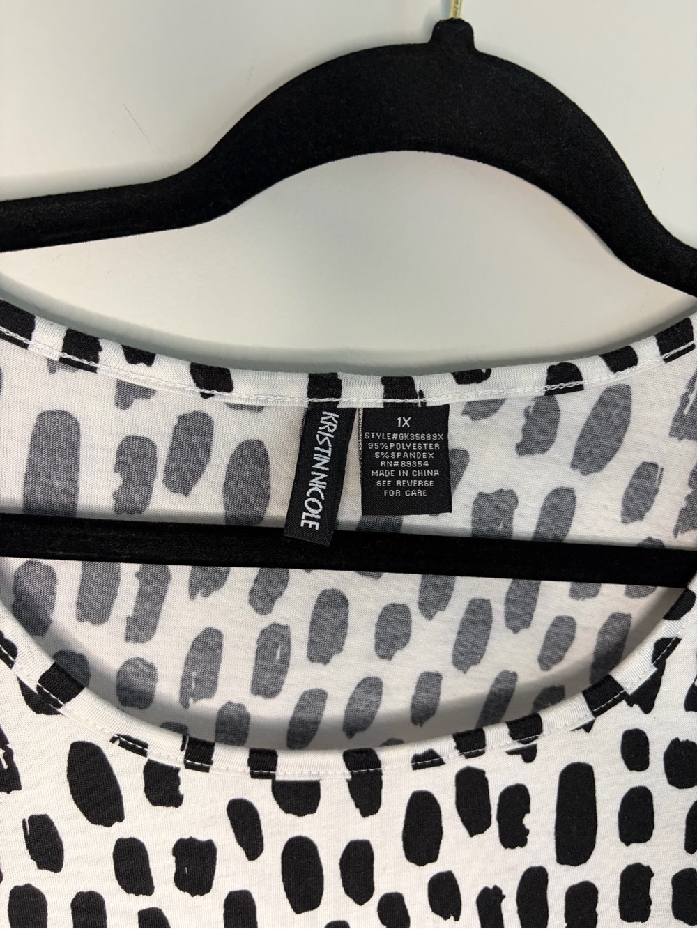 Scoop Neck Short Sleeve Top in Black & White Dot Print - Picture 5 of 5